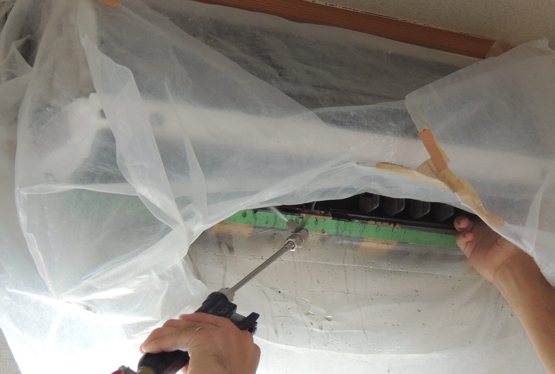 低圧洗浄の様子 （Before）